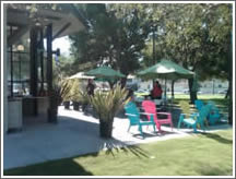 Mom's Beach House Cafe