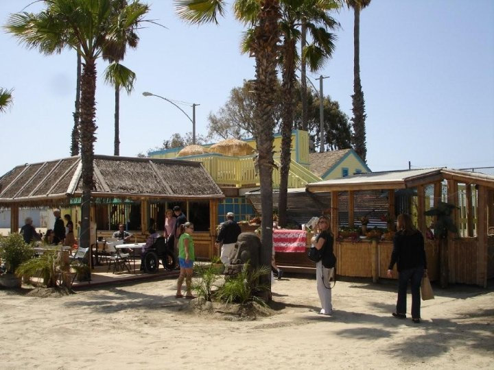 Alfredo's Beach Club at the Kayak Cafe